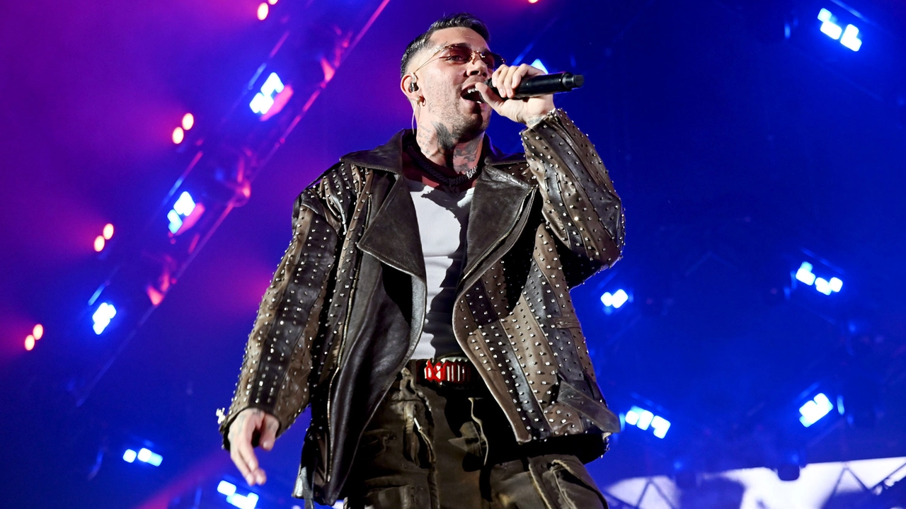 Emiliano Rudolf Giambelli, alias Emis Killa, parteciperà al Festival di Sanremo 2025 Emiliano Rudolf Giambelli, alias Emis Killa, parteciperà al Festival di Sanremo 2025