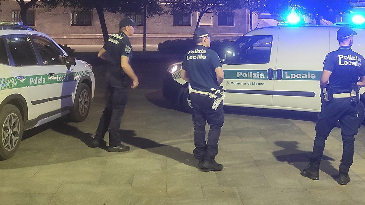 Controlli della polizia locale per le strade di Monza Controlli della polizia locale per le strade di Monza