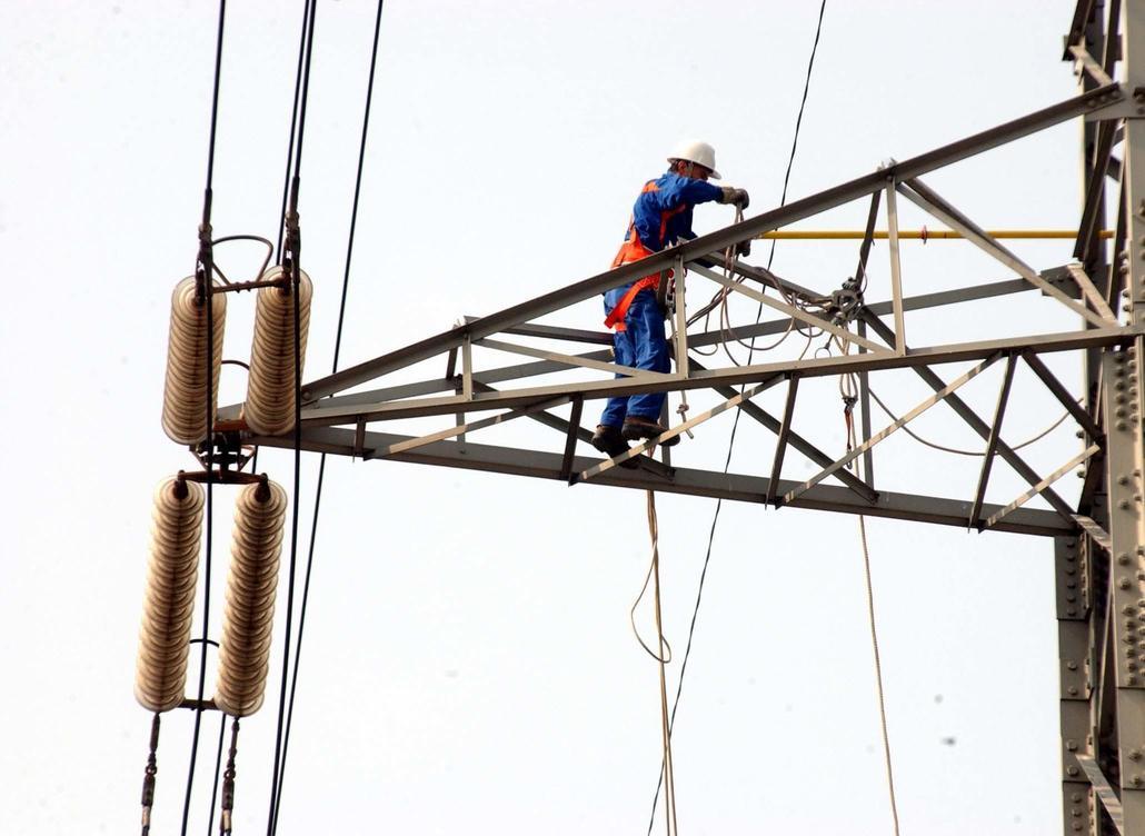 Blackout, dopo danni e polemiche. Ecco il piano di Enel distribuzione per evitare nuove giornate nere Blackout, dopo danni e polemiche. Ecco il piano di Enel distribuzione per evitare nuove giornate nere