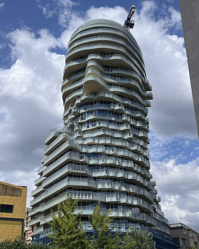 Il bello delle case brutte: Architerror svela sui social i mostri urbani più singolari Il bello delle case brutte: Architerror svela sui social i mostri urbani più singolari