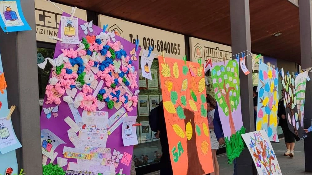 I bambini della 4A sono i vincitori del concorso per battezzare la scultura. È il primo passo di un programma di interventi avviati nel borgo. per diffondere questa sana abitudine fin dalla pancia della mamma. I bambini della 4A sono i vincitori del concorso per battezzare la scultura. È il primo passo di un programma di interventi avviati nel borgo. per diffondere questa sana abitudine fin dalla pancia della mamma.