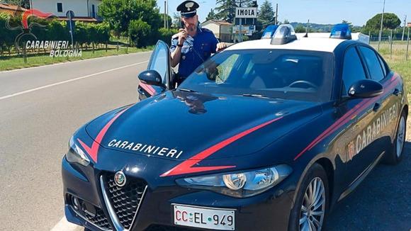 castellanza accoltella la convivente alla schiena durante un litigio arrestato ventenne