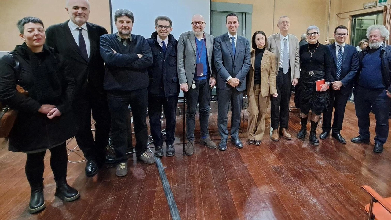 Il sindaco di Rho Orlandi invita i colleghi di zona a creare un tavolo di confronto "Fiera Milano e Mind alzano i prezzi, mettiamo insieme le idee per rimediare". Il sindaco di Rho Orlandi invita i colleghi di zona a creare un tavolo di confronto "Fiera Milano e Mind alzano i prezzi, mettiamo insieme le idee per rimediare".
