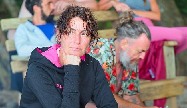 Cristina Plevani all’Isola dei Famosi: “Non ditemi ‘ti voglio bene’ perché tanto non è vero”. Le reazioni, anche sui social