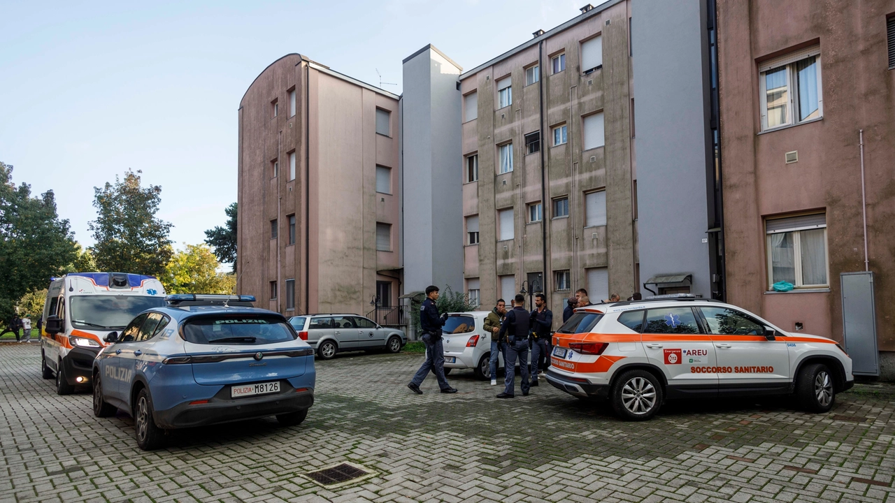 Il caseggiato Aler di Borgo Loreto dove nel primo pomeriggio di lunedì è avvenuta la tragedia Il caseggiato Aler di Borgo Loreto dove nel primo pomeriggio di lunedì è avvenuta la tragedia