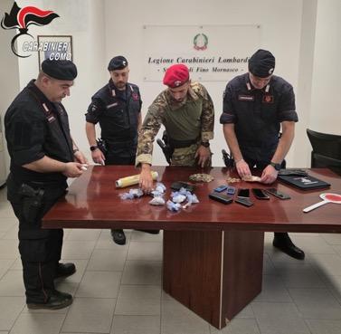 Droga di ogni genere: due arresti nei boschi a Fino Mornasco Droga di ogni genere: due arresti nei boschi a Fino Mornasco