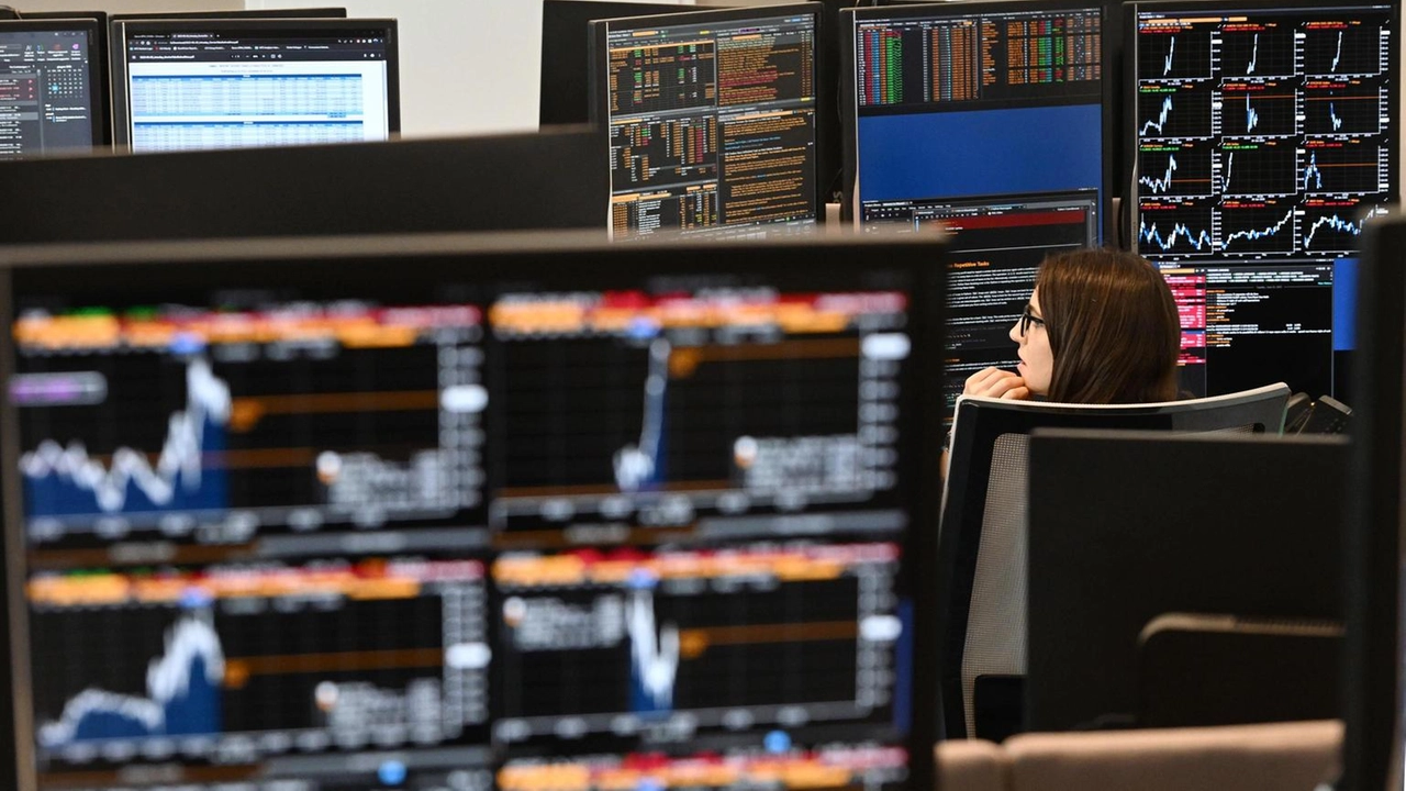 Il rendimento del decennale italiano al 3,44% Il rendimento del decennale italiano al 3,44%