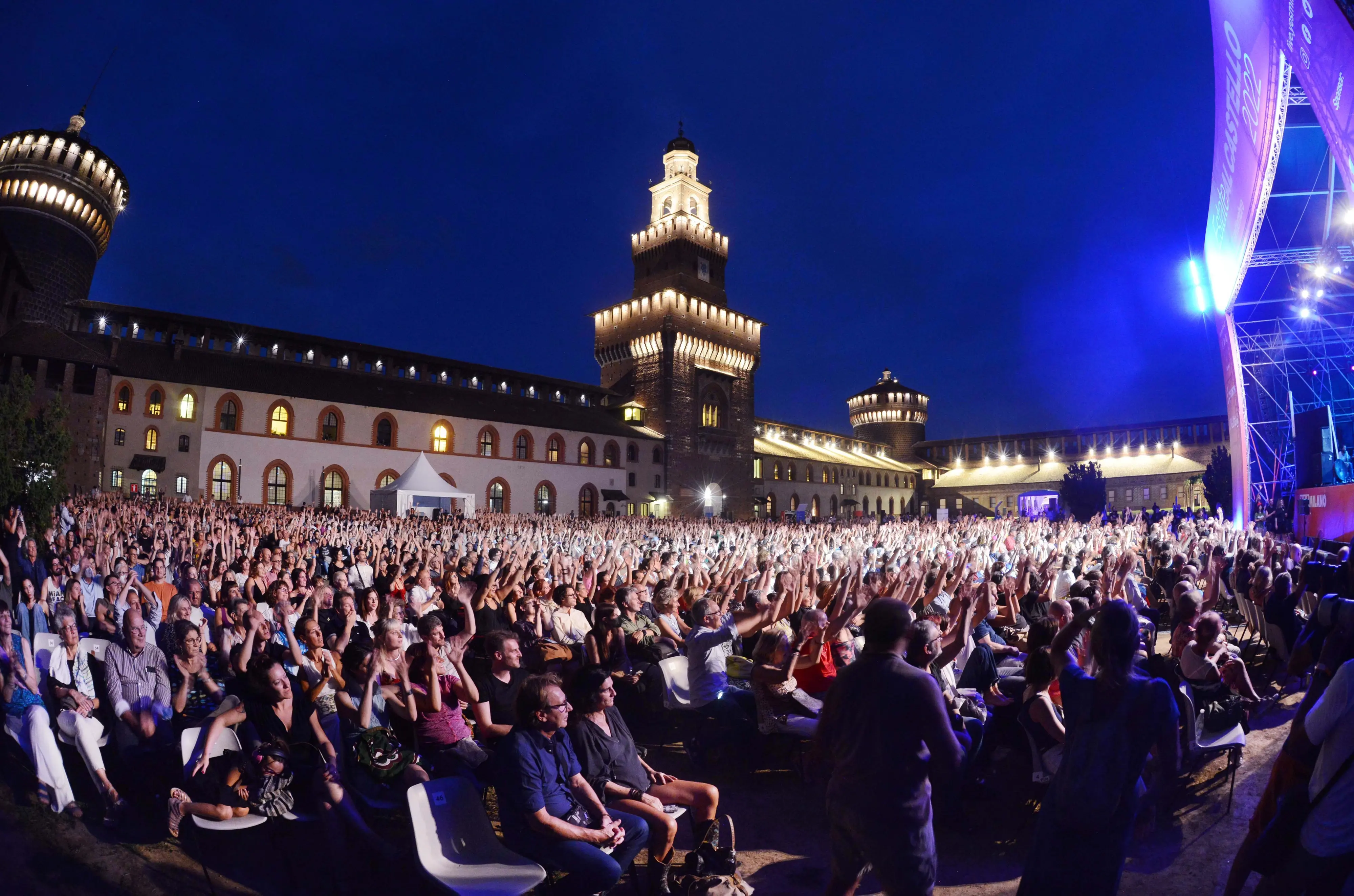 Il bello del cinema, in chiave pop: la rassegna che gioca col pubblico e con la nostalgia anni ’90