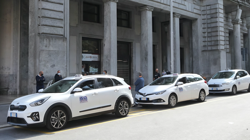 Il servizio taxi a Monza fatica a decollare: trovare un’auto, soprattutto alla sera è spesso un’impresa. Gli autisti puntano a un sistema di scambio con Milano