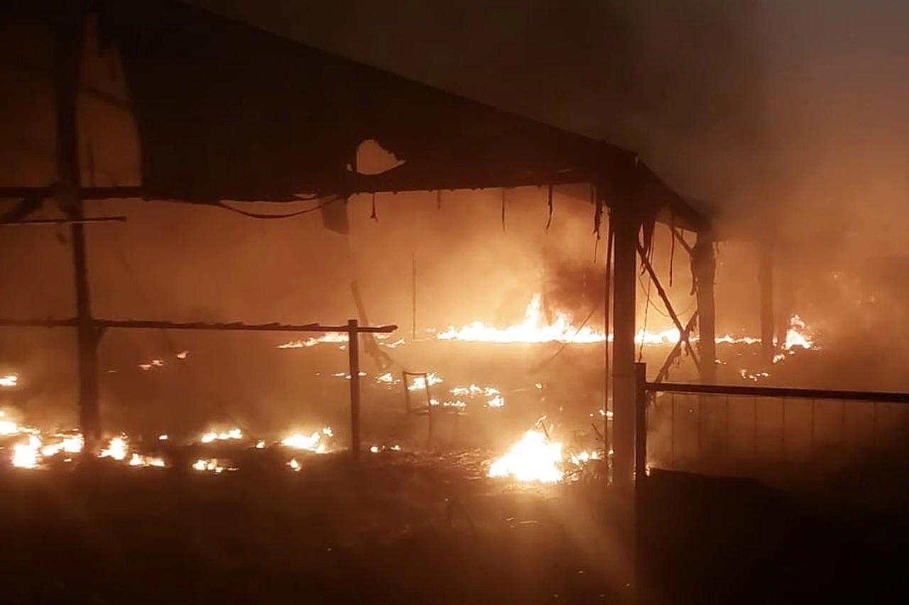Rozzano, incendio doloso Sport Village 
