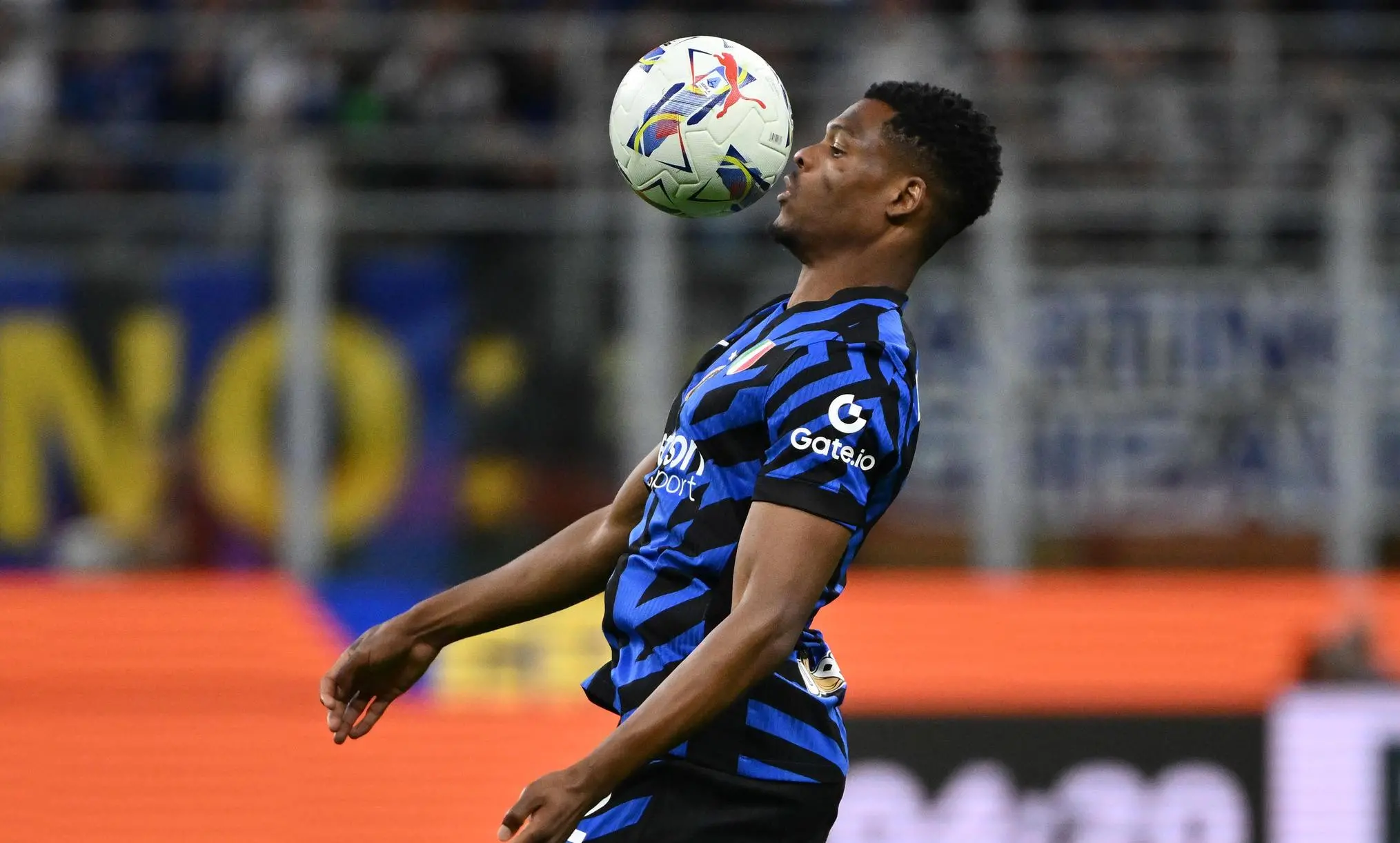 Inter, occhio alla clausola. Il Barça punta Dumfries. Torna l’ipotesi Ndoye