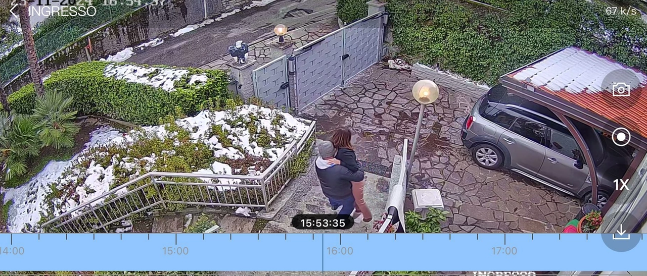 Varese, 51enne subisce una tentata violenza sessuale in casa: la salvano il cane e la colf. Nessun provvedimento per l’uomo: “Io, lasciata sola nel terrore dalle istituzioni”