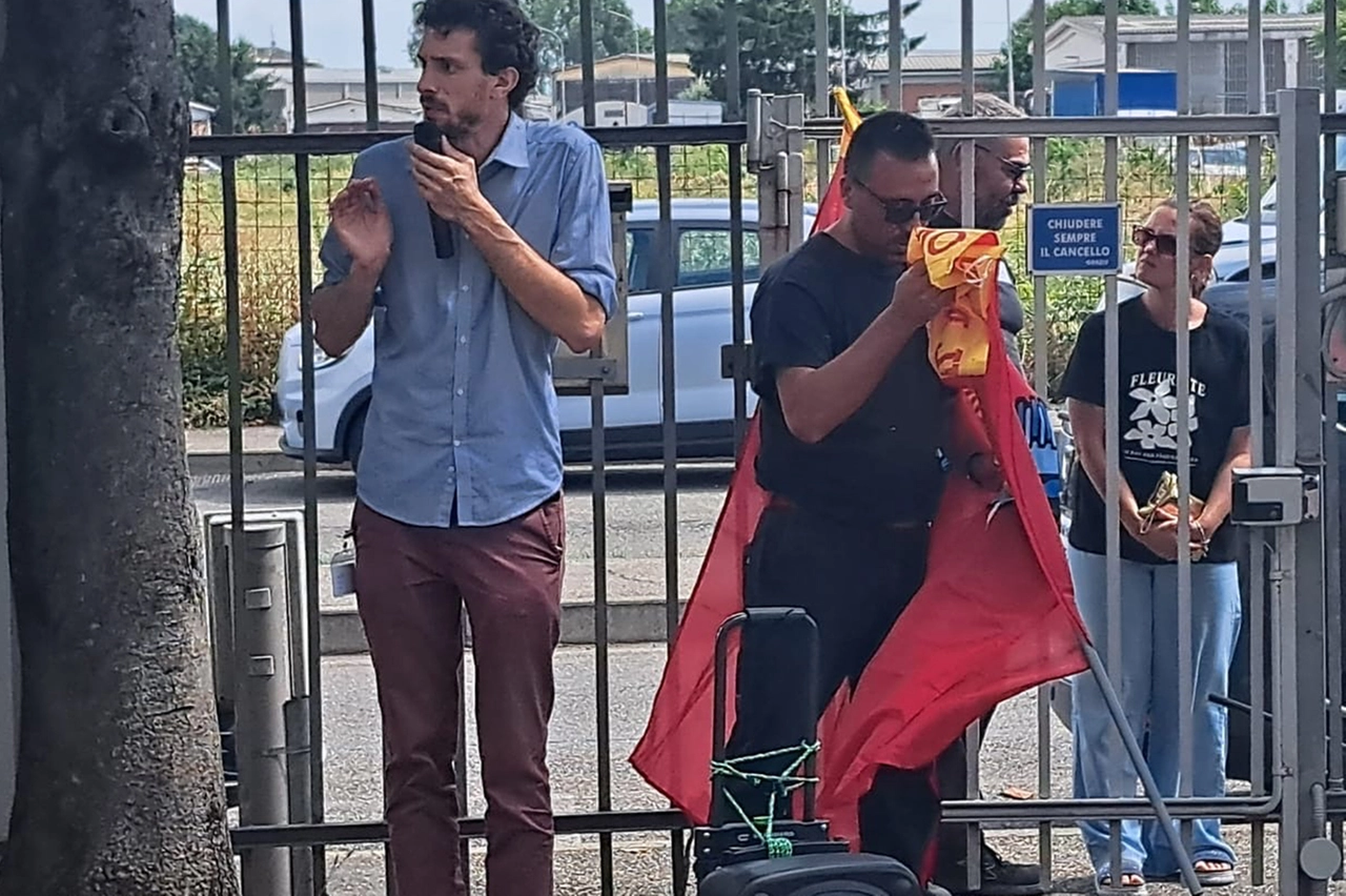 Nonostante Fabio Orlando abbia sanato l'irregolarità, l'azienda non ha sentito ragioni e l'ha licenziato