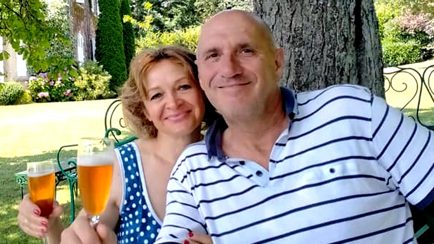 Anja Bozhkova, morta nel lago, con Claudio Carminati, proprietario della house boat