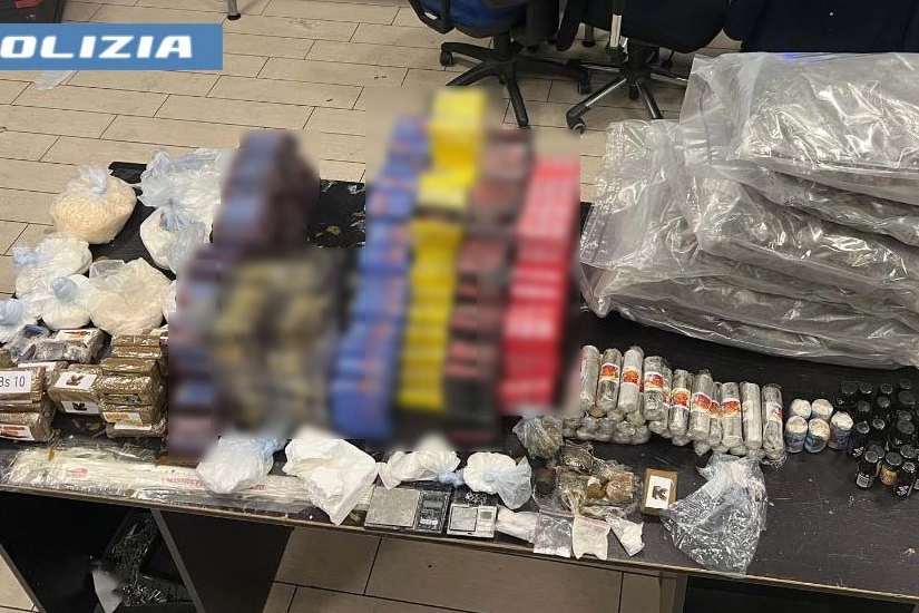 L'ingente quantitativo di droga sequestrato al grossista