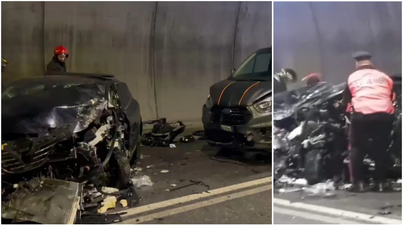 I soccorritori e le auto coinvolte nell'incidente I soccorritori e le auto coinvolte nell'incidente