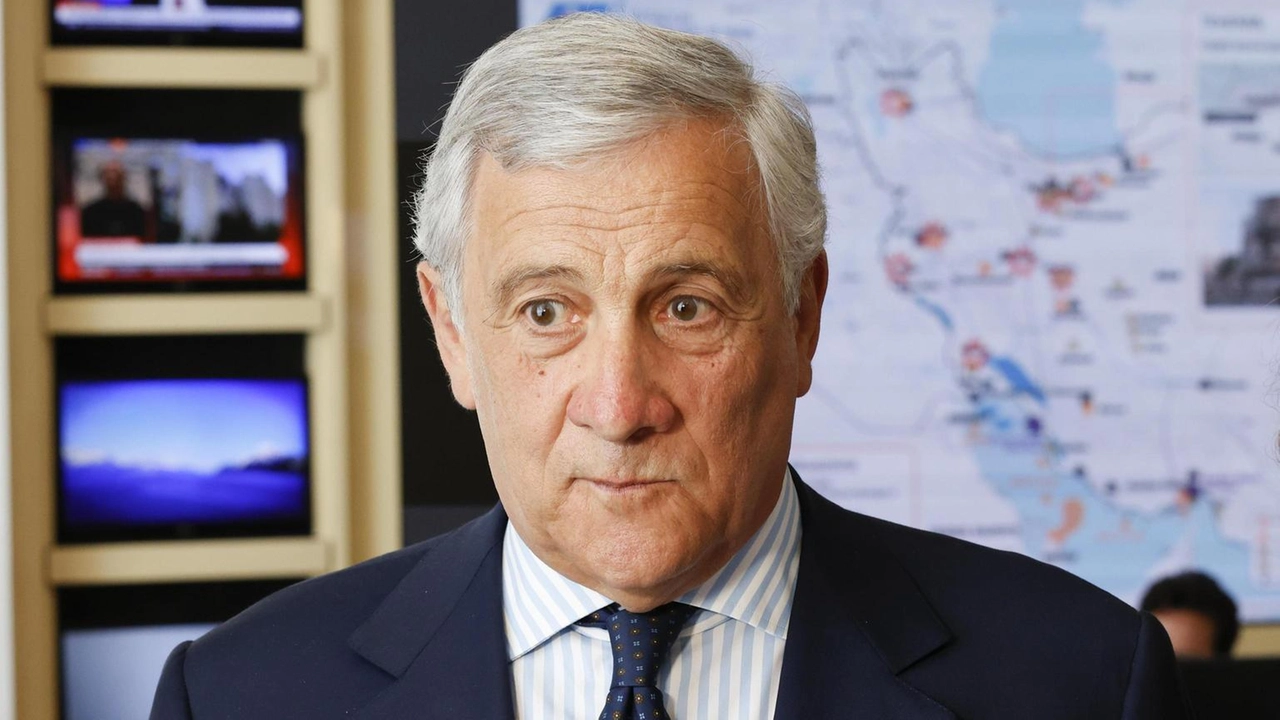 Il Presidente della Camera, Lorenzo Fontana, esprime preoccupazione per l'Iran e attende il Ministro Tajani in Commissione. Il Presidente della Camera, Lorenzo Fontana, esprime preoccupazione per l'Iran e attende il Ministro Tajani in Commissione.
