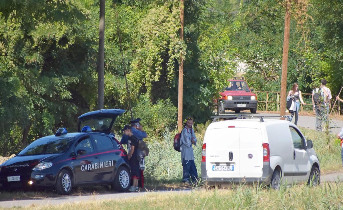 Linarolo, bloccato rave party alla Becca: sequestrato camion con attrezzature e denunciate 4 persone Linarolo, bloccato rave party alla Becca: sequestrato camion con attrezzature e denunciate 4 persone