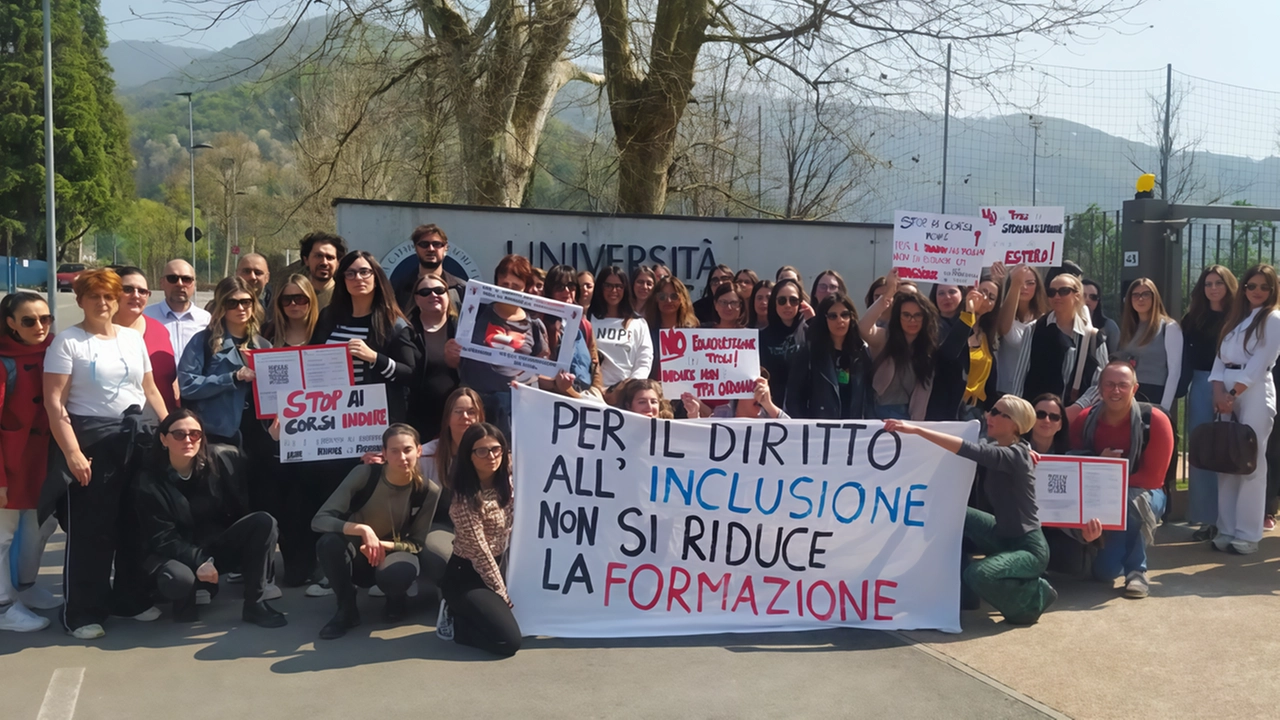Arriva anche a Brescia la protesta degli insegnanti di sostegno specializzati e specializzandi che si sono mobilitati in tutta...