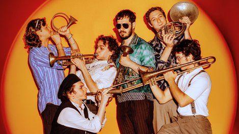 i patagarri e l ultima ruota del caravan l album d esordio della band di milano stasera al mi ami festival registrato in un tendone da circo da Ilgiorno.it i patagarri e l ultima ruota del caravan l album d esordio della band di milano stasera al mi ami festival registrato in un tendone da circo