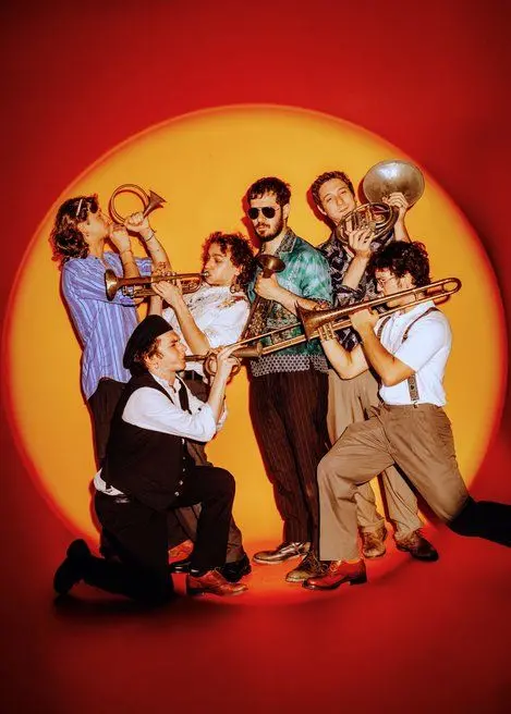 I Patagarri e “L’ultima ruota del caravan”: l’album d’esordio della band di Milano (stasera al Mi Ami Festival) registrato in un tendone da circo
