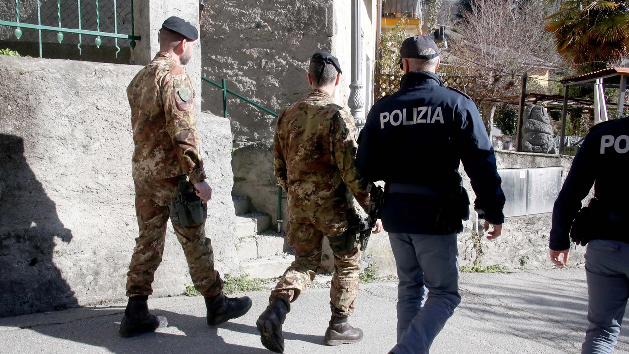 I meloniani in Comune: “Per noi non sarebbe da escludere l’intervento dell’Esercito”. Ma Sondrio democratica avanza altre soluzioni I meloniani in Comune: “Per noi non sarebbe da escludere l’intervento dell’Esercito”. Ma Sondrio democratica avanza altre soluzioni