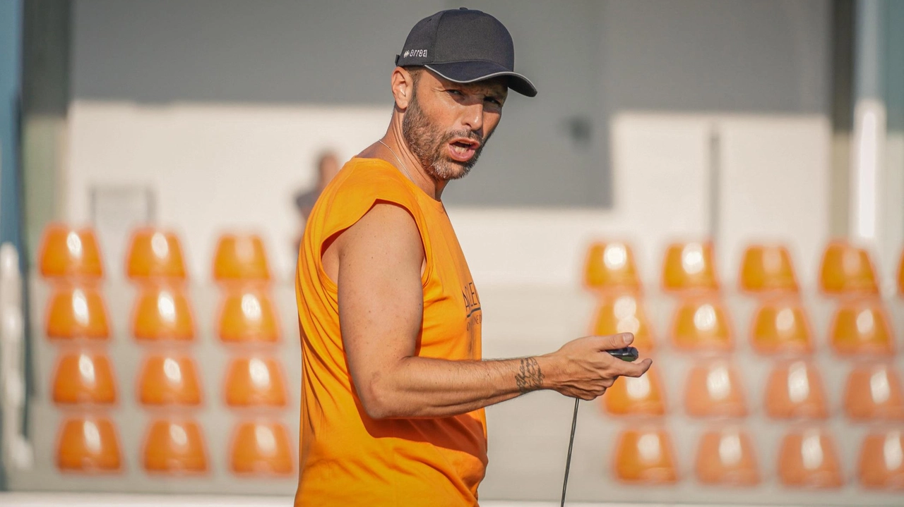 L’allenatore Matteo Vullo, ingaggiato a sorpresa dopo la cavalcata promozione