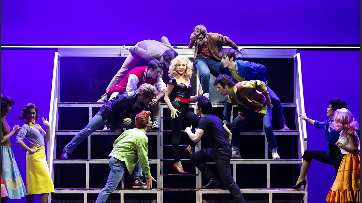 I Legnanesi al sapor d’Oriente. E il fenomeno pop di Grease