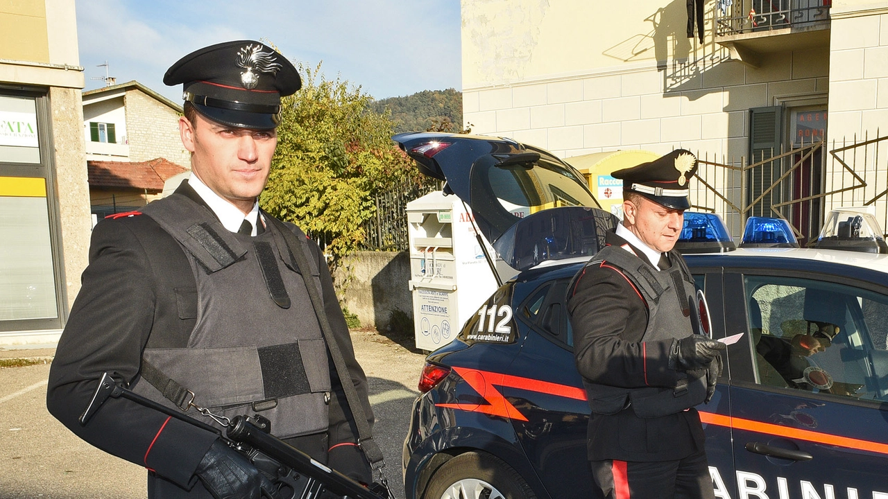 Posto di blocco dei carabinieri (Archivio) Posto di blocco dei carabinieri (Archivio)