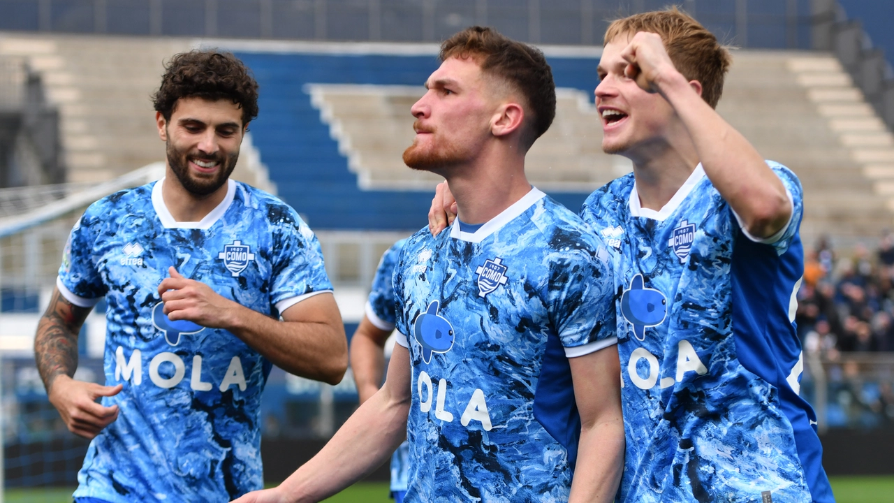 Como corsaro a Catanzaro, gli azzurri vedono la promozione diretta