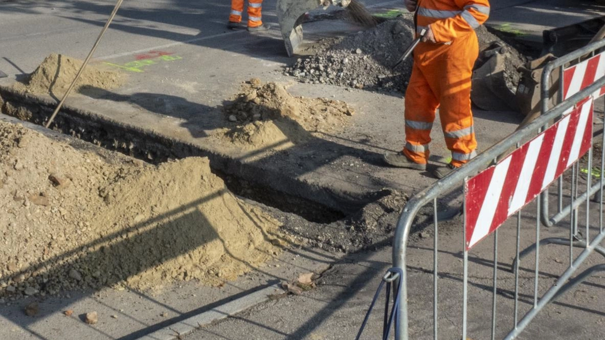Nei prossimi giorni prenderà il via l’ultima fase del progetto "Manutenzione straordinaria strade", che coinvolgerà 7.684 metri quadrati di vie... Nei prossimi giorni prenderà il via l’ultima fase del progetto "Manutenzione straordinaria strade", che coinvolgerà 7.684 metri quadrati di vie...