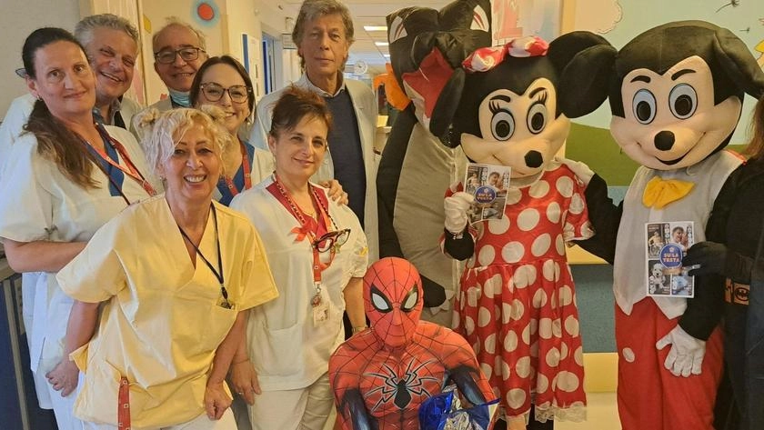 I protagonisti dei fumetti più famosi arrivano in corsia per allietare e rallegrare i bambini, costretti a passare questa...