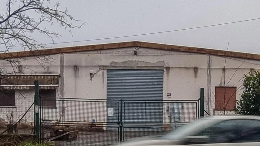 Il capannone di via San Dionigi che potrebbe diventare la nuova sede del Leonka Il capannone di via San Dionigi che potrebbe diventare la nuova sede del Leonka