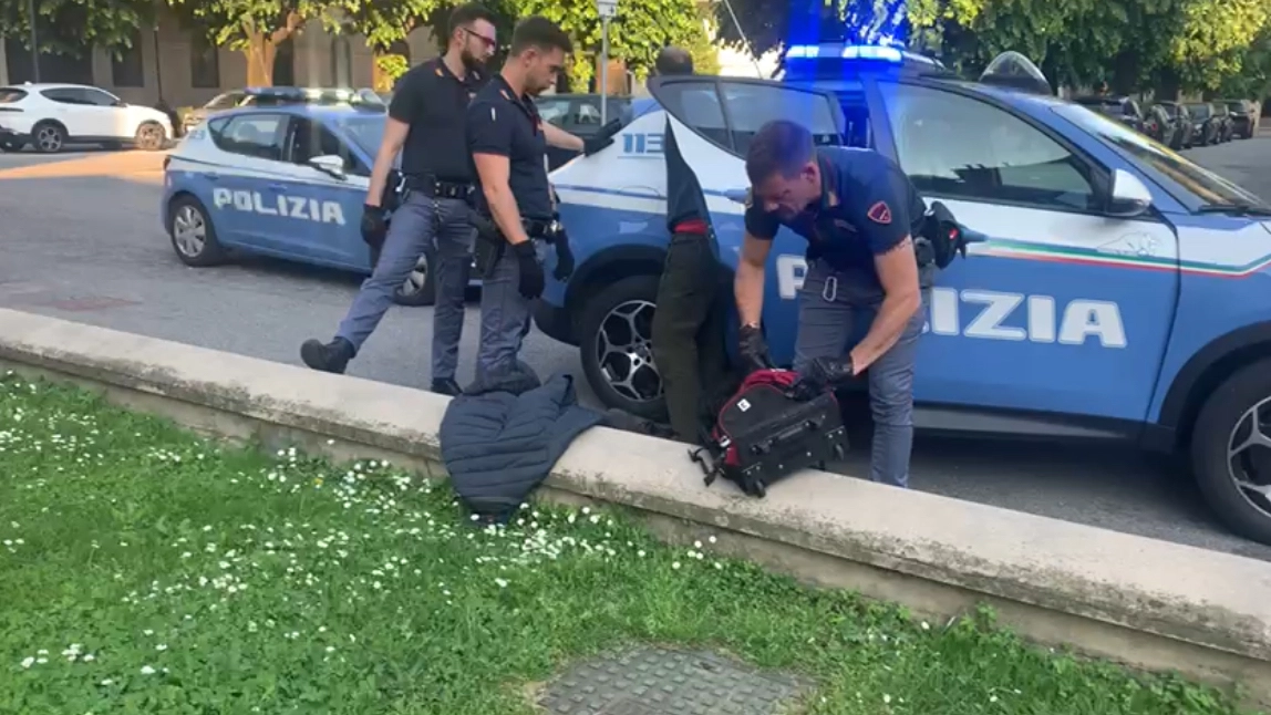 Operazione anti-degrado in stazione a Como: smantellati alcuni bivacchi e allontanate 6 persone