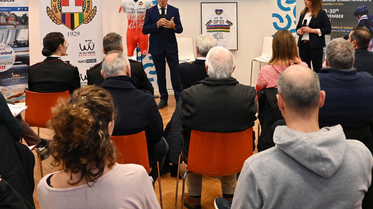 I primi campionati del mondo dedicati agli amatori del ciclocross della categoria master (dai 35 agli 80 anni) si svolgeranno l’anno prossimo a Varese I primi campionati del mondo dedicati agli amatori del ciclocross della categoria master (dai 35 agli 80 anni) si svolgeranno l’anno prossimo a Varese