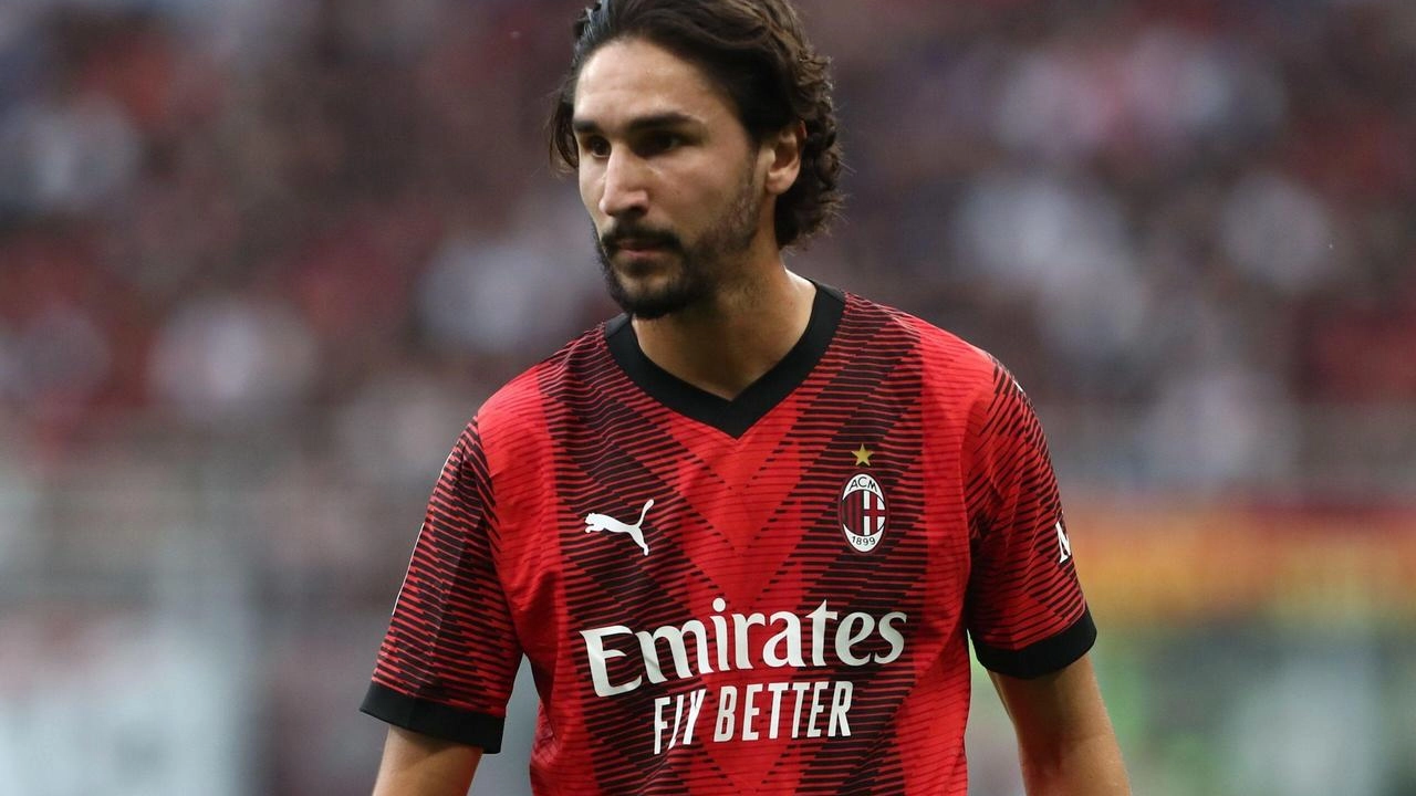 Yacine Adli, 25 anni: dopo una discreta stagione in prestito a Firenze, il Milan non lo aveva inserito in prima squadra