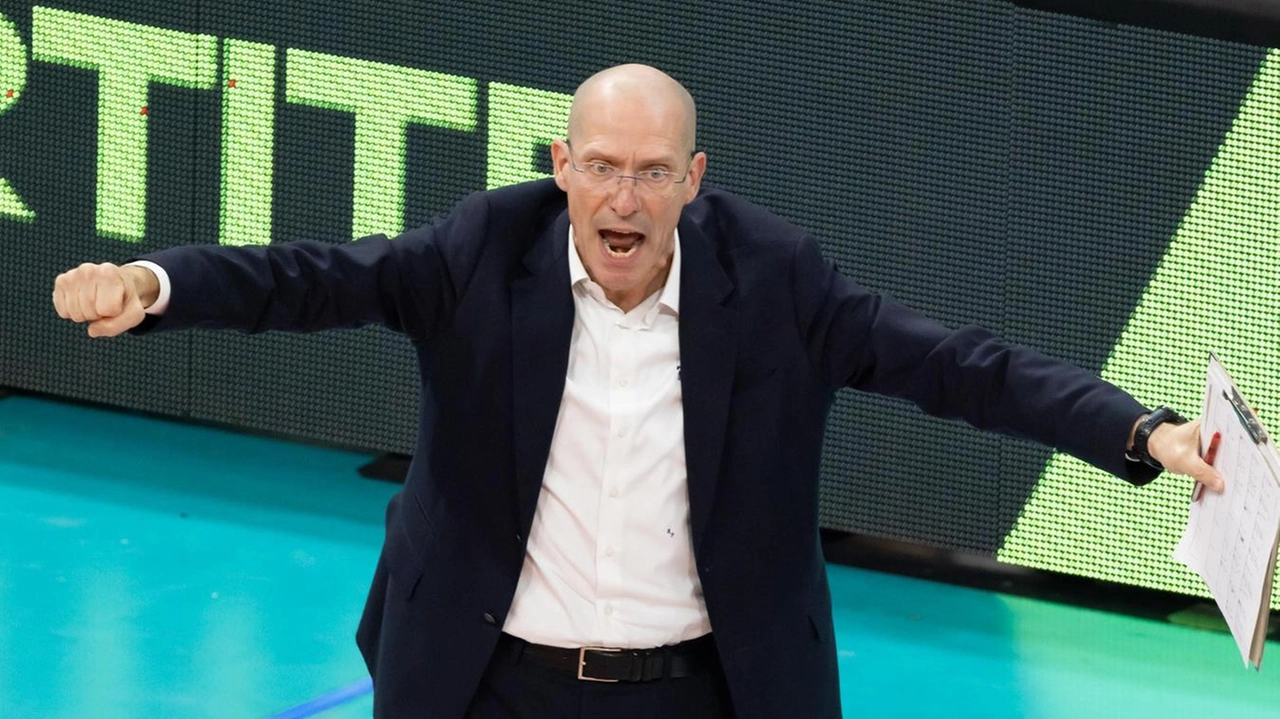 La grinta di Roberto Piazza, coach dell’Allianz Milano che ha infilato la seconda vittoria consecutiva