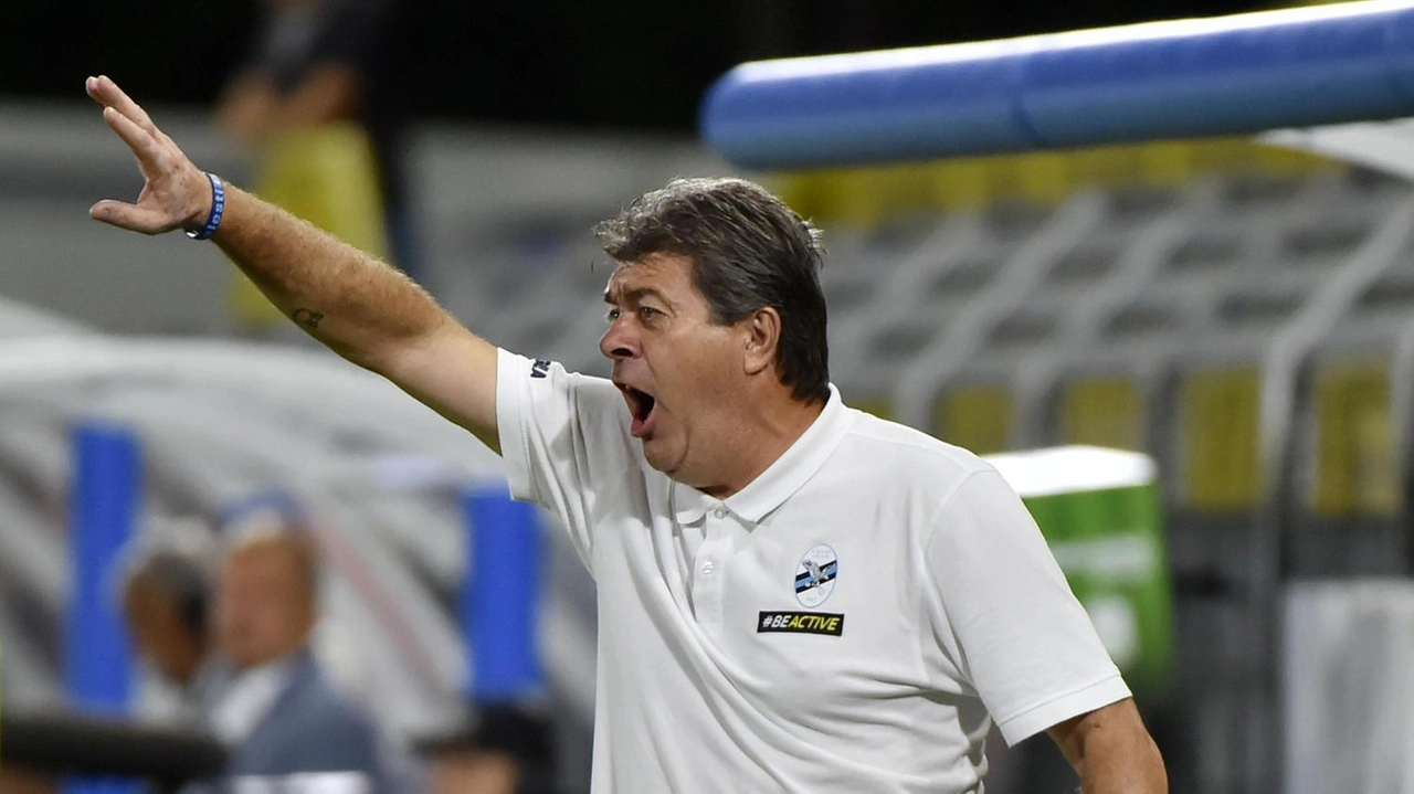 Luciano Foschi, ex Lecco, alla guida del Renate primo in classifica nel girone A Luciano Foschi, ex Lecco, alla guida del Renate primo in classifica nel girone A