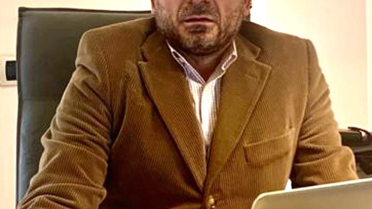 Nappo* educazione scolastica non si circoscrive solo nel distribuire conoscenze accademiche, ma abbraccia anche la formazione del carattere, dei valori e... Nappo* educazione scolastica non si circoscrive solo nel distribuire conoscenze accademiche, ma abbraccia anche la formazione del carattere, dei valori e...