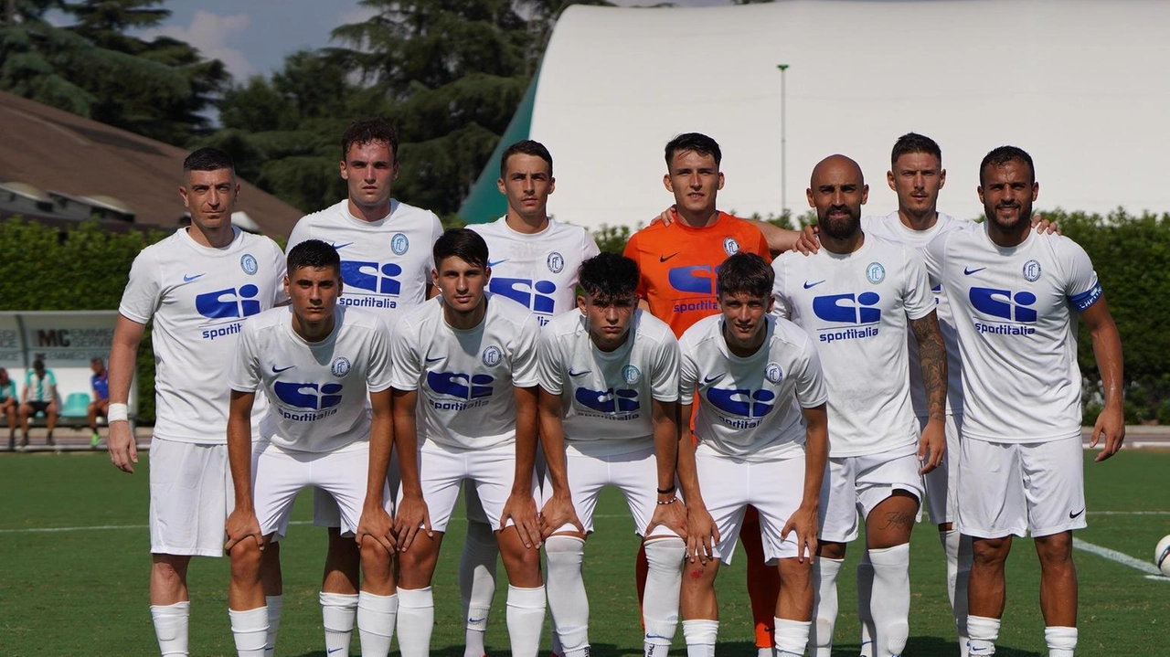 La Folgore Caratese affronta il Novara dopo la sconfitta con l'Atalanta Under 23. Il coach Carobbio punta sulla resistenza dei suoi giocatori per migliorare le prestazioni. La Folgore Caratese affronta il Novara dopo la sconfitta con l'Atalanta Under 23. Il coach Carobbio punta sulla resistenza dei suoi giocatori per migliorare le prestazioni.