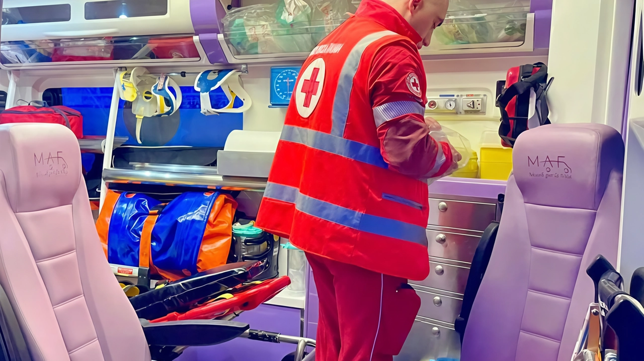 È di quattro persone finite in ospedale il bilancio di due liti fra vicini di casa, avvenute nell’arco di mezz’ora,... È di quattro persone finite in ospedale il bilancio di due liti fra vicini di casa, avvenute nell’arco di mezz’ora,...