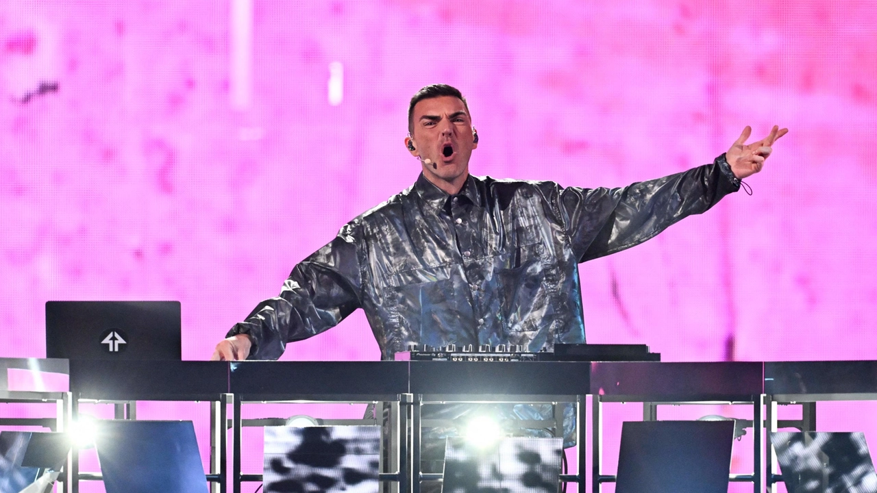 Gabry Ponte, dj italiano, durante la sua performance all'Eurovision Song Contest 2025 (Ph.by Fabrice Coffrini / Afp)