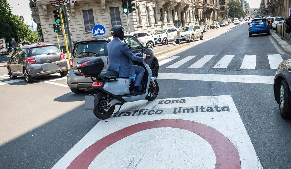Area B e C vietata alle moto da ottobre 2026. Ecco i modelli che non potranno più circolare