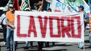 Cassa per 50mila operai in Lombardia: dal cioccolato alla seta le fabbriche in sofferenza