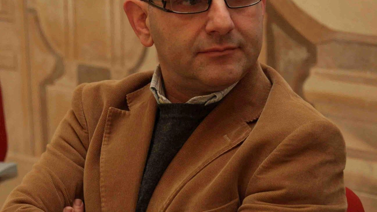 Alberto Pellai presenta il libro "Allenare alla vita", sottolineando l'importanza di distinguere autorità da autorevolezza nella genitorialità. L'autore discuterà dell'argomento domani sera a Sondrio. Alberto Pellai presenta il libro "Allenare alla vita", sottolineando l'importanza di distinguere autorità da autorevolezza nella genitorialità. L'autore discuterà dell'argomento domani sera a Sondrio.