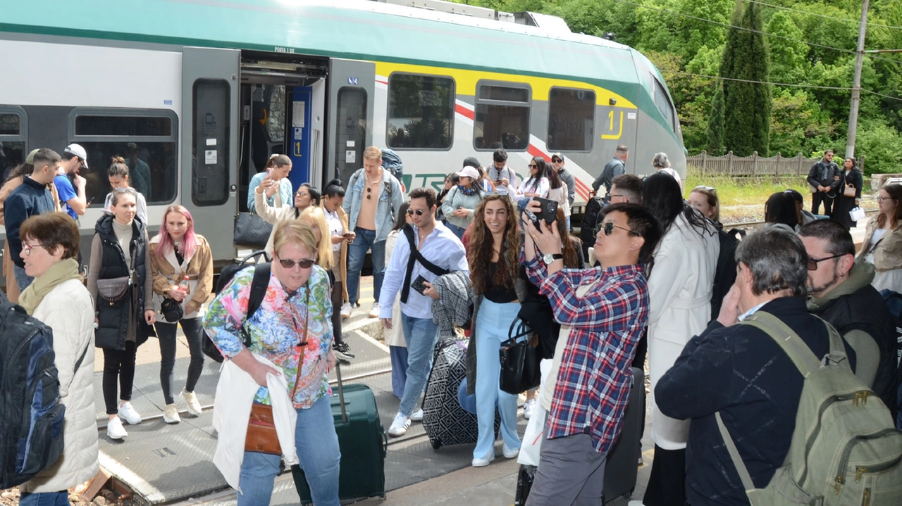 Lavori olimpici: per tutta l’estate i treni fermano la loro corsa a Lecco Lavori olimpici: per tutta l’estate i treni fermano la loro corsa a Lecco