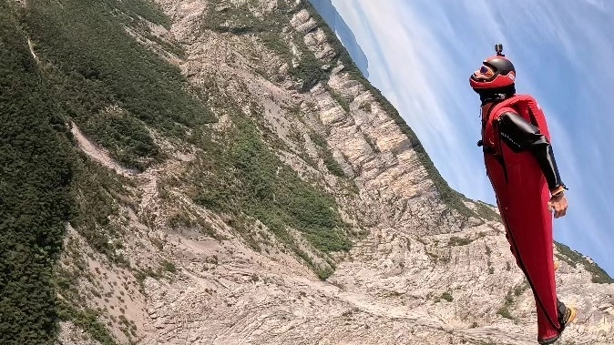Matteo Rodolfo Maranca, conosciuto con il soprannome di Matè Charro, era appassionato di base jumping Matteo Rodolfo Maranca, conosciuto con il soprannome di Matè Charro, era appassionato di base jumping