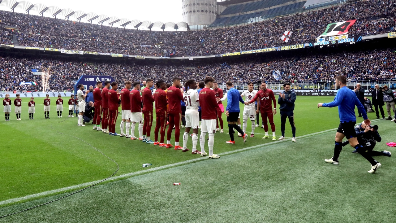 Il Torino rende omaggio ai Campioni d'Italia