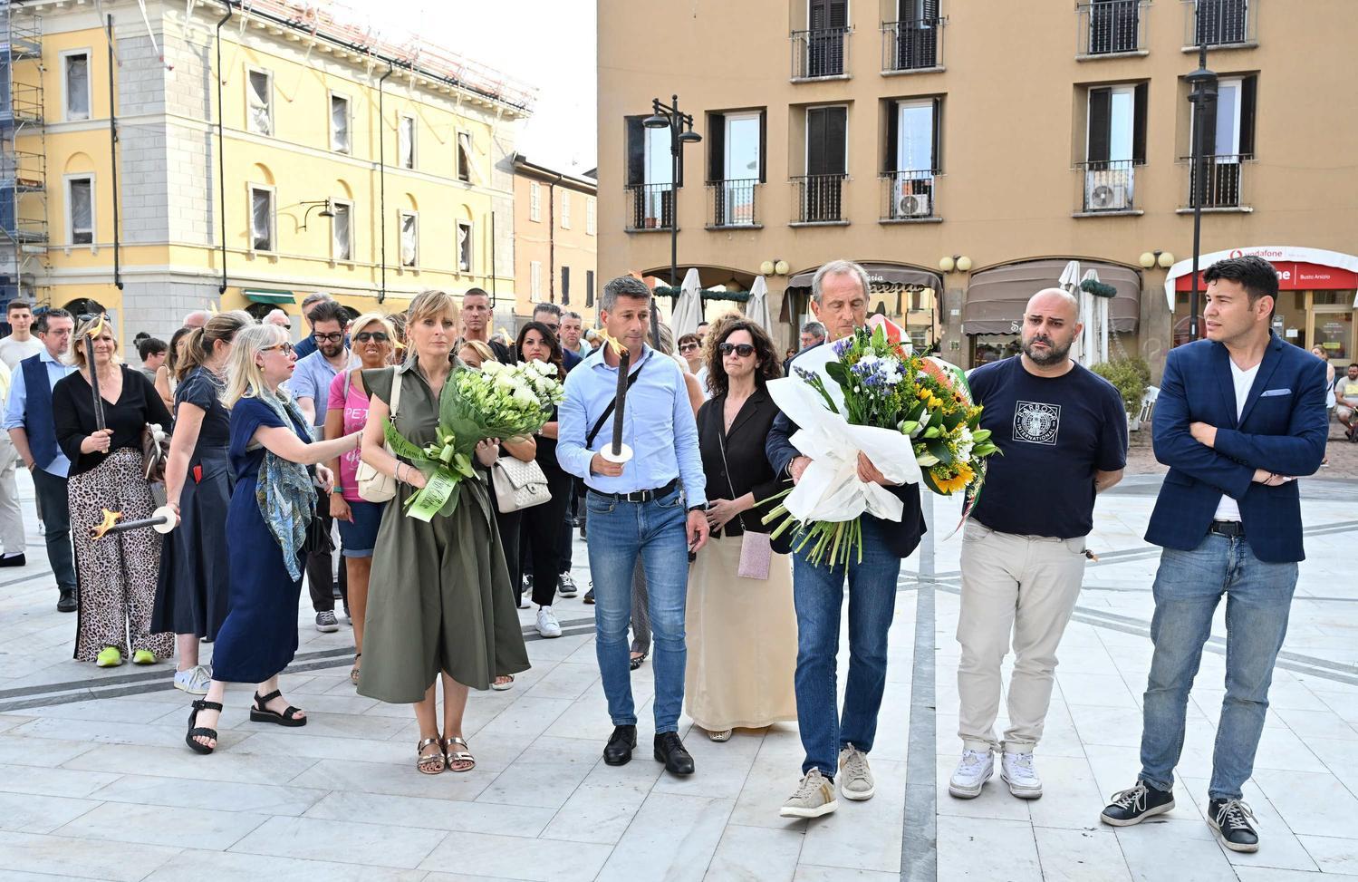 I ricordi di chi conosceva Davide: "Buono e innamorato del lavoro. Porto nel cuore il suo ultimo saluto" I ricordi di chi conosceva Davide: "Buono e innamorato del lavoro. Porto nel cuore il suo ultimo saluto"