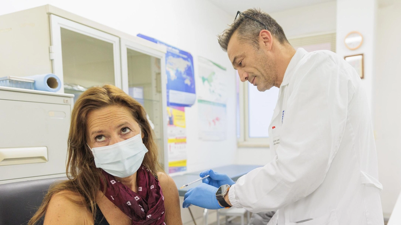 L’hub vaccinale anti-influenzale di Cerro Maggiore è stato allestito nel centro commerciale Move In L’hub vaccinale anti-influenzale di Cerro Maggiore è stato allestito nel centro commerciale Move In